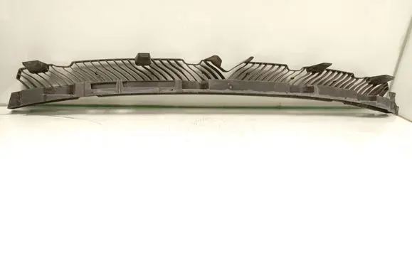 Rear bumper mounting bracket