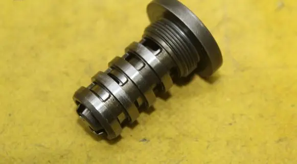 Volkswagen Golf VI Valve oil control 