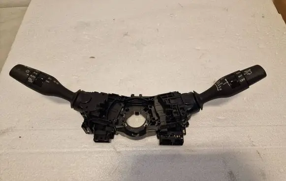 Lexus RX 450H Wiper turn signal indicator stalk/switch 17F923