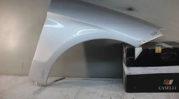 Mercedes-Benz ML W166 Fender mounting bracket