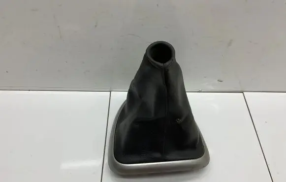 Nissan Qashqai+2 Gear lever shifter trim leather/knob