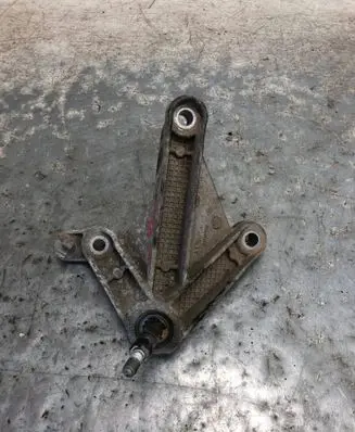Renault Clio III Gearbox mounting bracket 8200457080