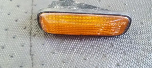 Honda Legend III KA9 Front fender indicator light 6R01391