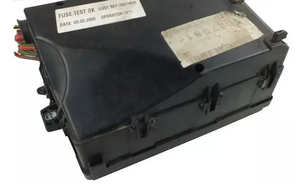 Toyota Corolla E110 Fuse module 30679816