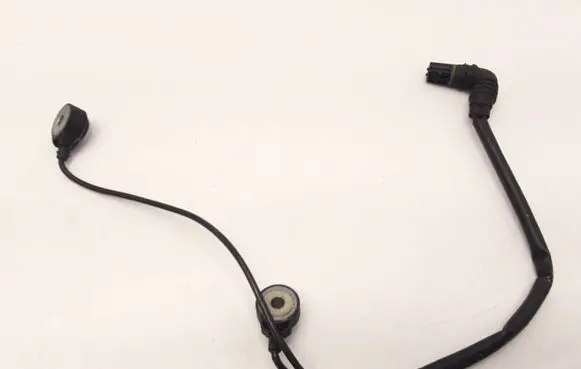 BMW 7 E65 E66 Detonation knock sensor 0261231136 1709317