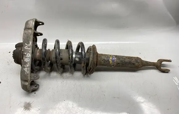 Front shock absorber with coil spring