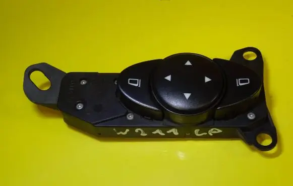 Mercedes-Benz E W211 Wing mirror switch 2118215379
