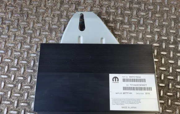 Dodge Durango III Sound amplifier 68470152AA