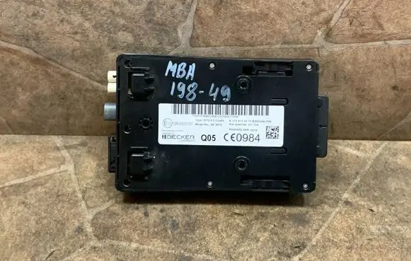 Mercedes-Benz SLK R172 Head unit multimedia control A1728100011
