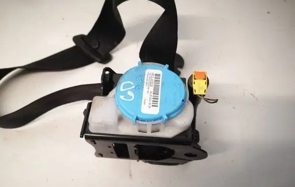 Mercedes-Benz A W176 Rear seatbelt 3083559 307492399228A0