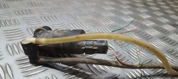 Nissan Almera Tino Windscreen/windshield washer pump E13021168