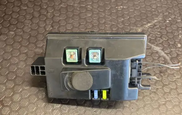 KIA Sorento Relay mounting block BKCA200751