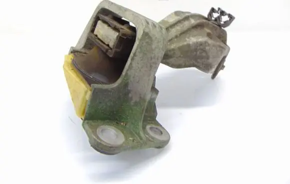Renault Megane I Engine mount vacuum valve 