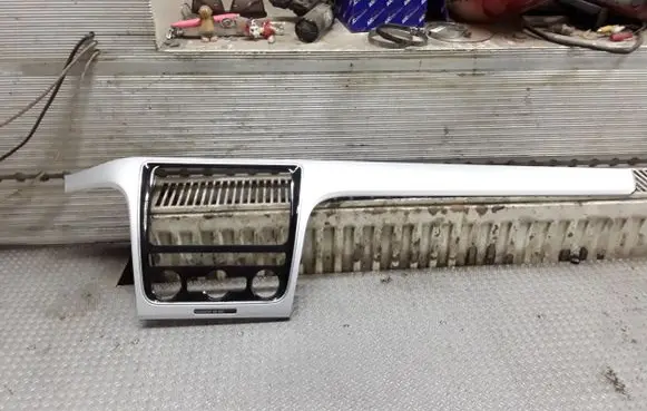Volkswagen PASSAT B7 USA Climate control/heater control trim 561857212B