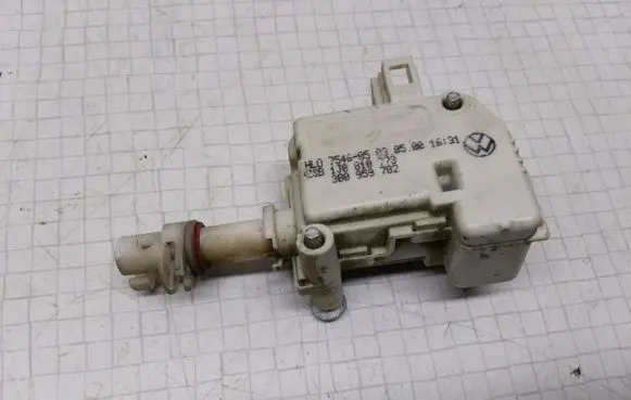 Volkswagen Bora Central locking motor 1J0810773 3B0959782