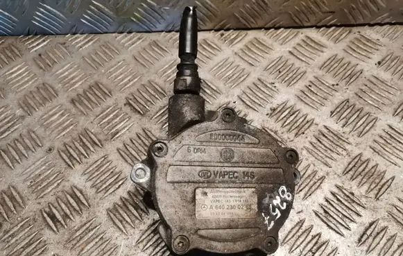 Mercedes-Benz A W169 Vacuum pump 6402300265