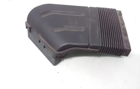 Audi A4 S4 B7 8E 8H Air intake duct part 8E0129617D