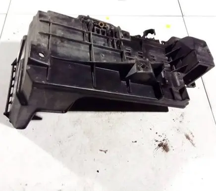 Battery box tray