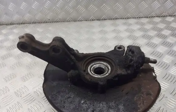 Honda FR-V Front wheel hub spindle knuckle