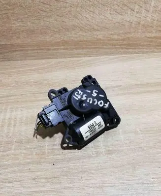Ford Focus Air flap motor/actuator XS4H19E616AB C22981