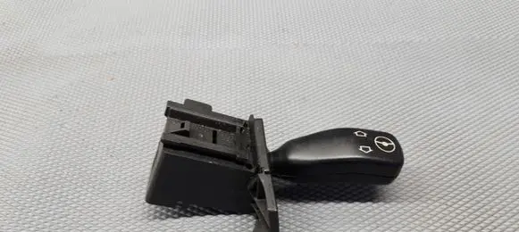 BMW 7 E38 Fog light switch 8373901