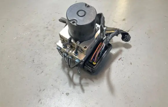 BMW 5 E60 E61 ABS Pump 6783360 0265960327