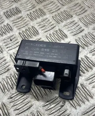 Mercedes-Benz A W168 Glow plug pre-heat relay 0255452832 899075000