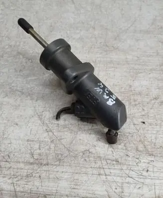 BMW 5 E34 Clutch master cylinder 664222 2723