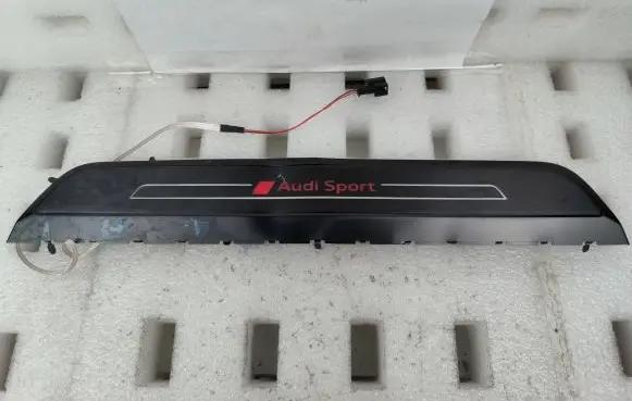 Audi e-tron Sill/side skirt trim 4J3947415