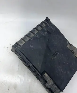 Volkswagen Touran I Fuse box cover 1K0937132F