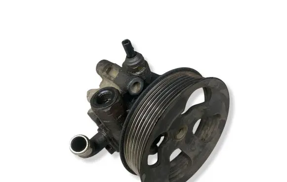 Toyota Avensis T250 Power steering pump 32100