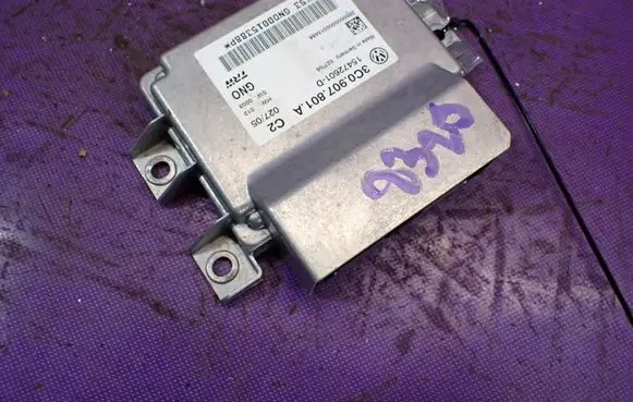Volkswagen PASSAT B6 Other control units/modules 3C0907801A