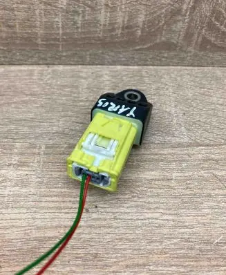 Toyota Yaris Airbag deployment crash/impact sensor 8983102140 42578JL35