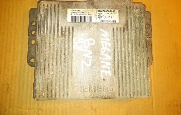 Renault Megane I Engine control unit/module S103750013A 00197648100803198317 HOM7700870572