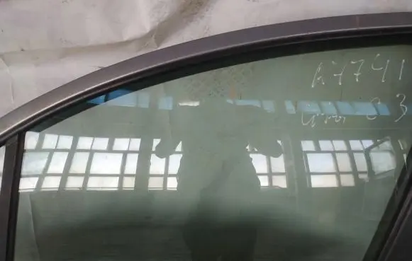 Citroen C3 Front door window glass four-door