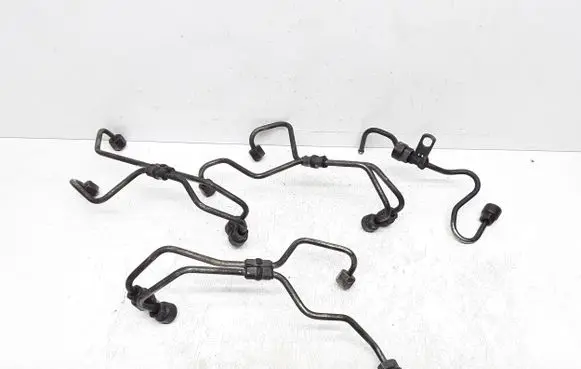 Volvo XC60 Fuel injector supply line/pipe 