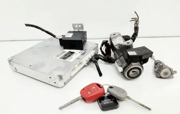 Toyota Avensis T250 Engine ECU kit and lock set 8966105C71 1758009410 1758009410Z