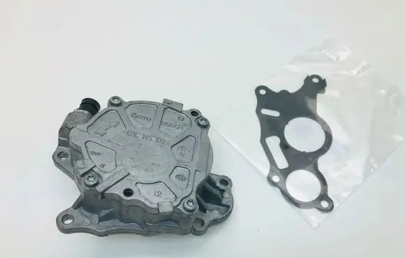 Volkswagen Beetle A5 Vacuum pump 03L145100F