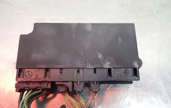 Mercedes-Benz E W124 Central body control module 1248202626