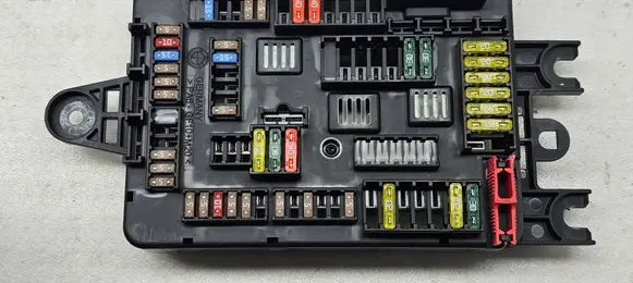 BMW 1 F20 F21 Fuse module 9261111 789090 19178000001