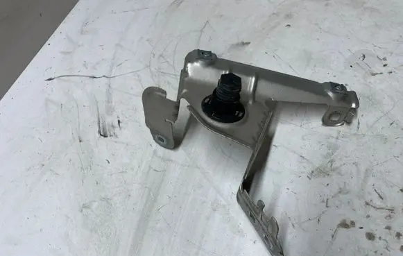 BMW X3 F25 Fender mounting bracket 75706