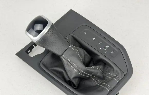 Audi A1 Gear shifter/selector 82C713463 82C713139