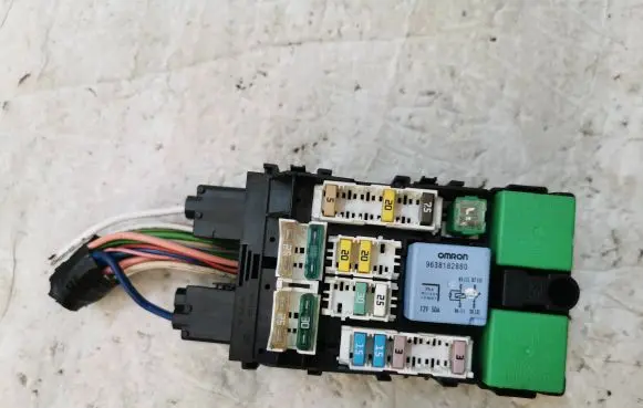 Peugeot 508 RXH Fuse module 18014931
