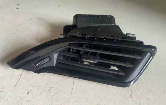 Dash center air vent grill