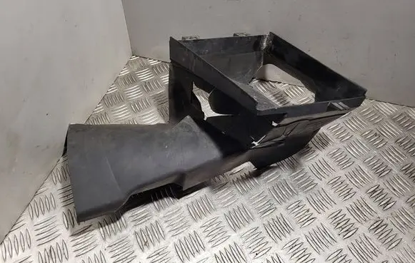 Volkswagen PASSAT B5.5 Intercooler air guide/duct channel 3B0121467C