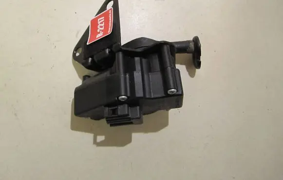 Volkswagen Sharan Vent window/glass motor 7M0847080
