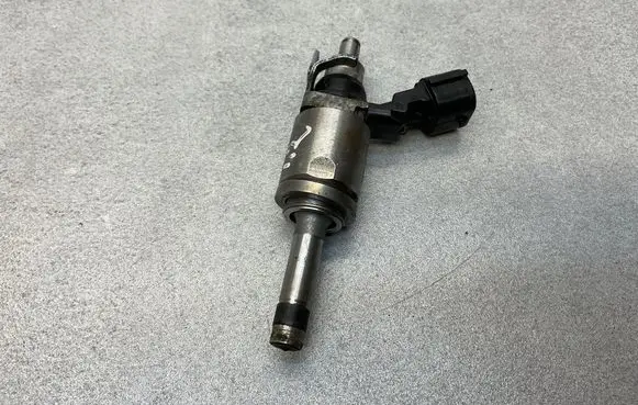 Nissan Qashqai Fuel injector H8201438013