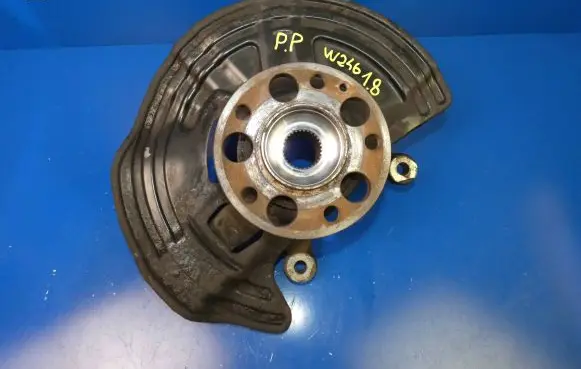 Mercedes-Benz B W246 W242 Front wheel bearing hub W24618