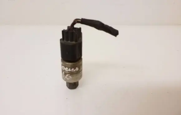 Ford Focus Air conditioning (A/C) pressure sensor 3S4H19D594AA 283502