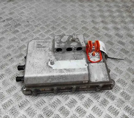 Polestar 2 Voltage converter inverter 32335619